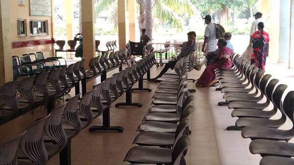 சுகாதார ஊழியர்கள் சுகாதார ஊழியர்கள்