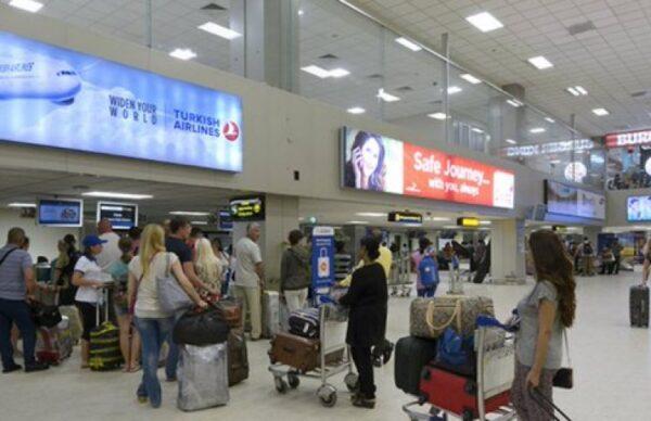 இலங்கையை விட்டு வெளியேறும்