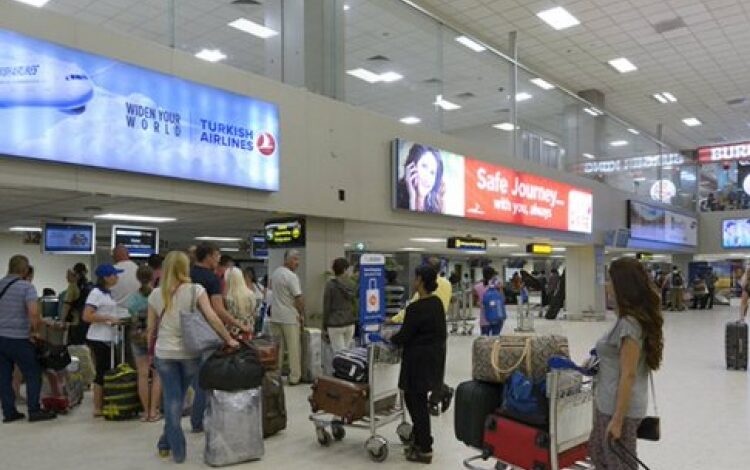 இலங்கையை விட்டு வெளியேறும்