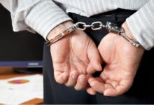 விசா இன்றி சட்டவிரோதமாக நாட்டில் தங்கியிருந்த வெளிநாட்டுப் பிரஜைகள் இருவர் கைது