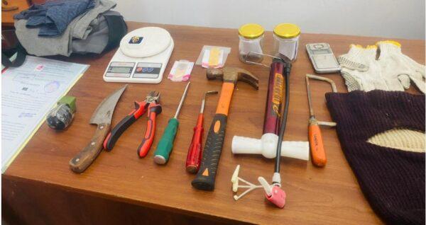 தங்க தங்க, நகை, கொள்ளையன், மாட்டினான்