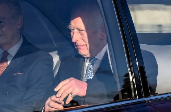 மன்னர், சார்லஸ், குணமடைவார, அரண்மனை