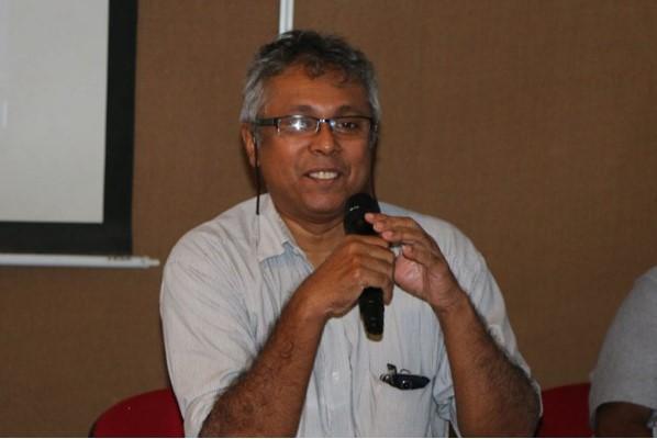 சபாநாயகருக்கு , அறிவே, கிடையாது, பேராசிரியர்