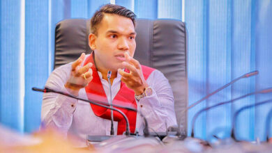 "நாமலைச் சந்தித்து பேசினார் இந்திய தூதர் சந்தோஷ் ஜா"